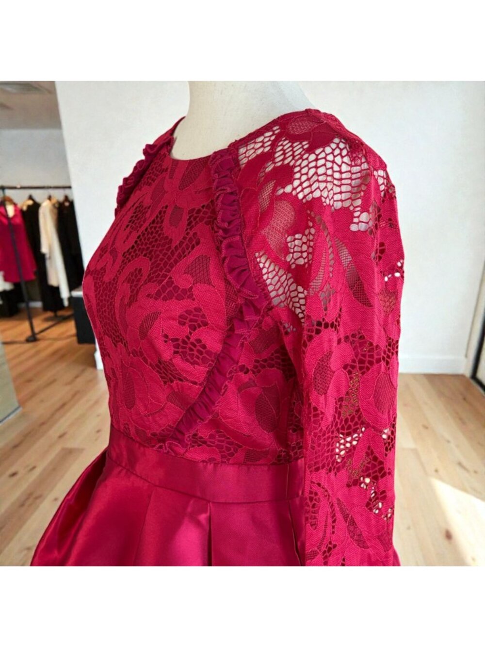 Little Mistress London Dress US 6 Petite Red Lace Fit Flare Prom Cocktail Party - Picture 6 of 14